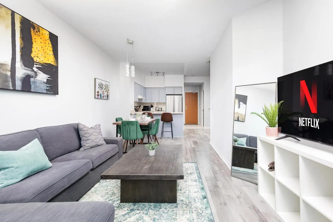 Modern & Spacious 2 Bed Condo Across From Lakeshore! Toronto